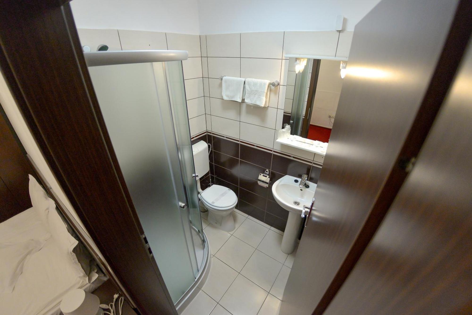 Pension Happy Day - Motorcycle Friendly Sibiu Exterior photo
