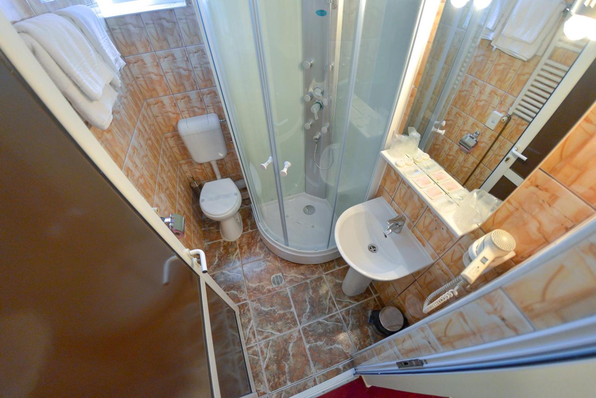 Pension Happy Day - Motorcycle Friendly Sibiu Exterior photo